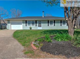 901 W 5th St, Edgerton, KS 66021