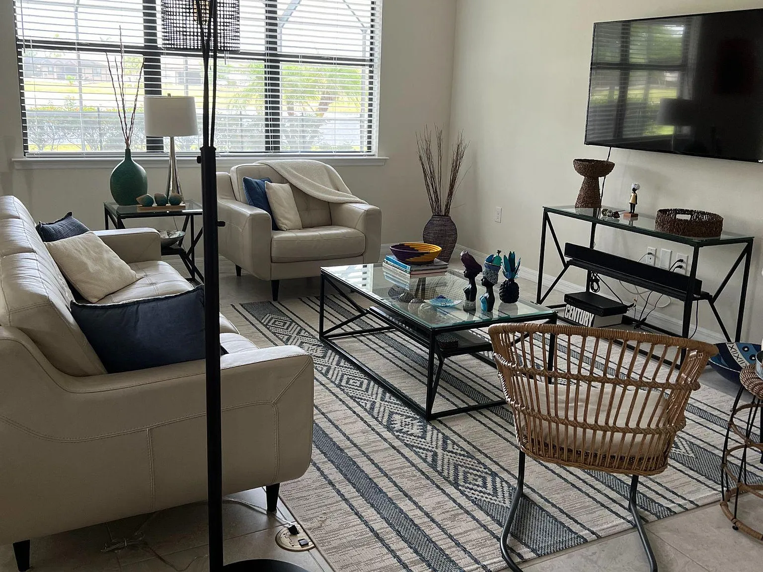 3 bed, 2274 sqft, $6,500 — Photo 3