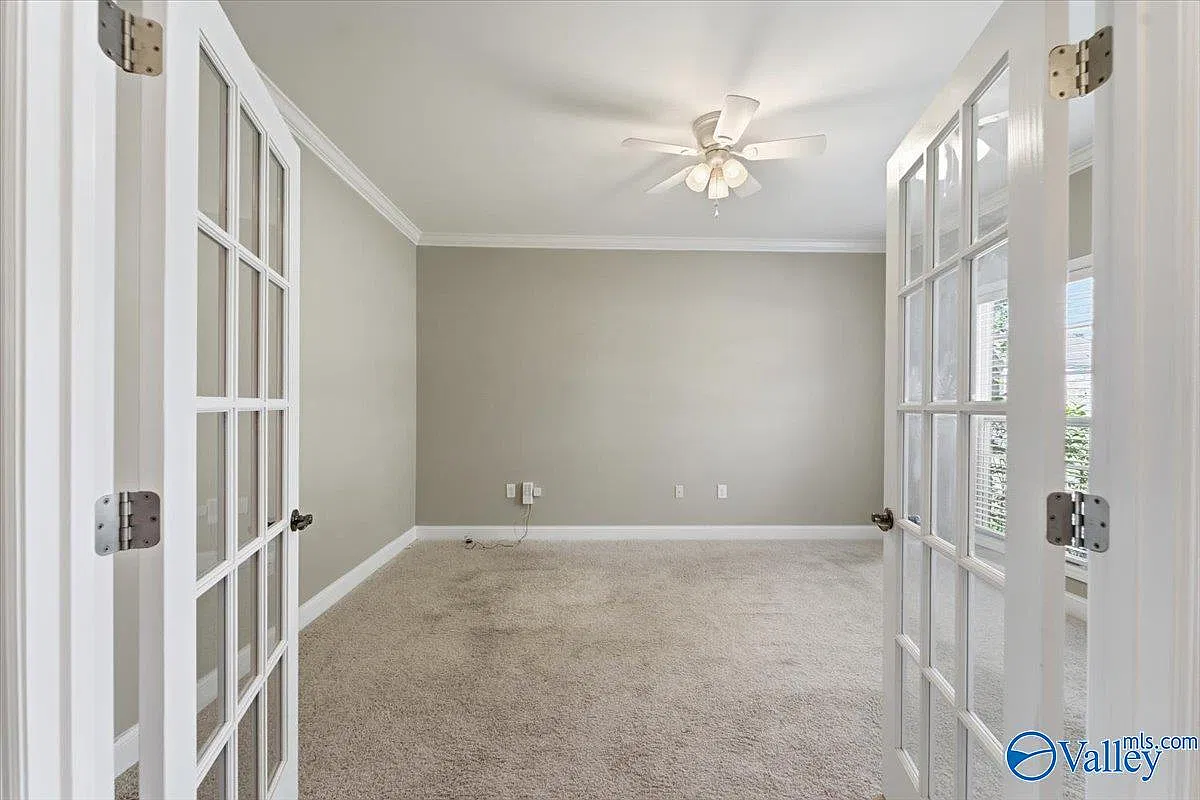 4 bed, 3.5 bath, 2820 sqft, $2,250 — Photo 4