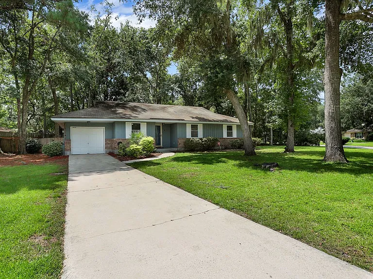 1 Cambridge Ct — Photo 4