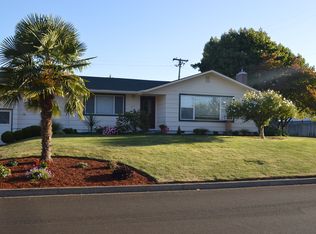 1725 Rambling Dr, Springfield, OR 97477