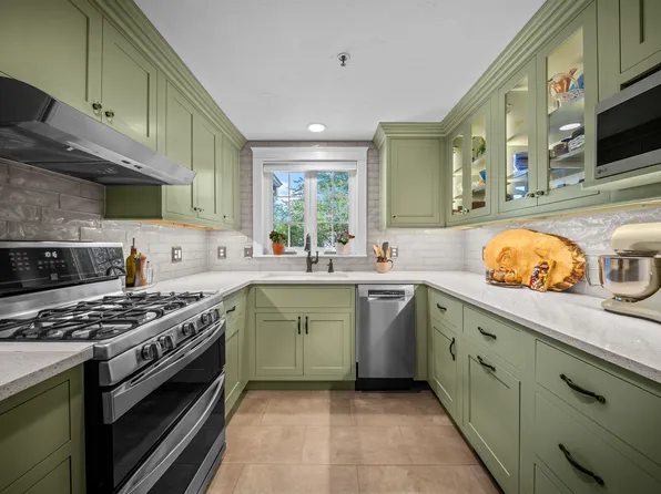 19 Surrey Run, Dover, NH 03820