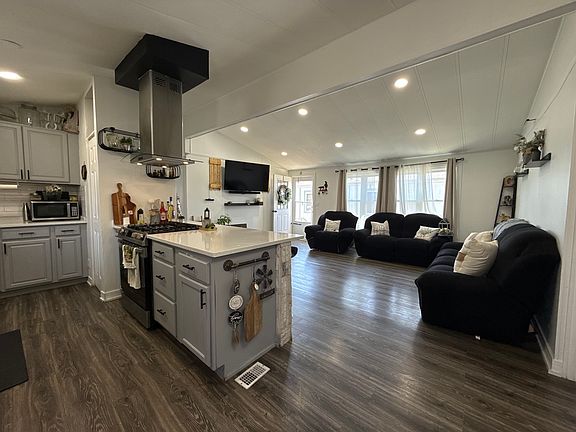 4th image of 22 Hearthside Dr
