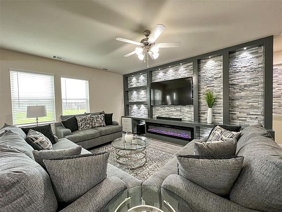 3rd image of 30014 Willow Cove Ln