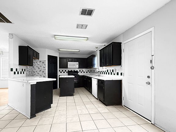 5th image of 204 Patton Dr