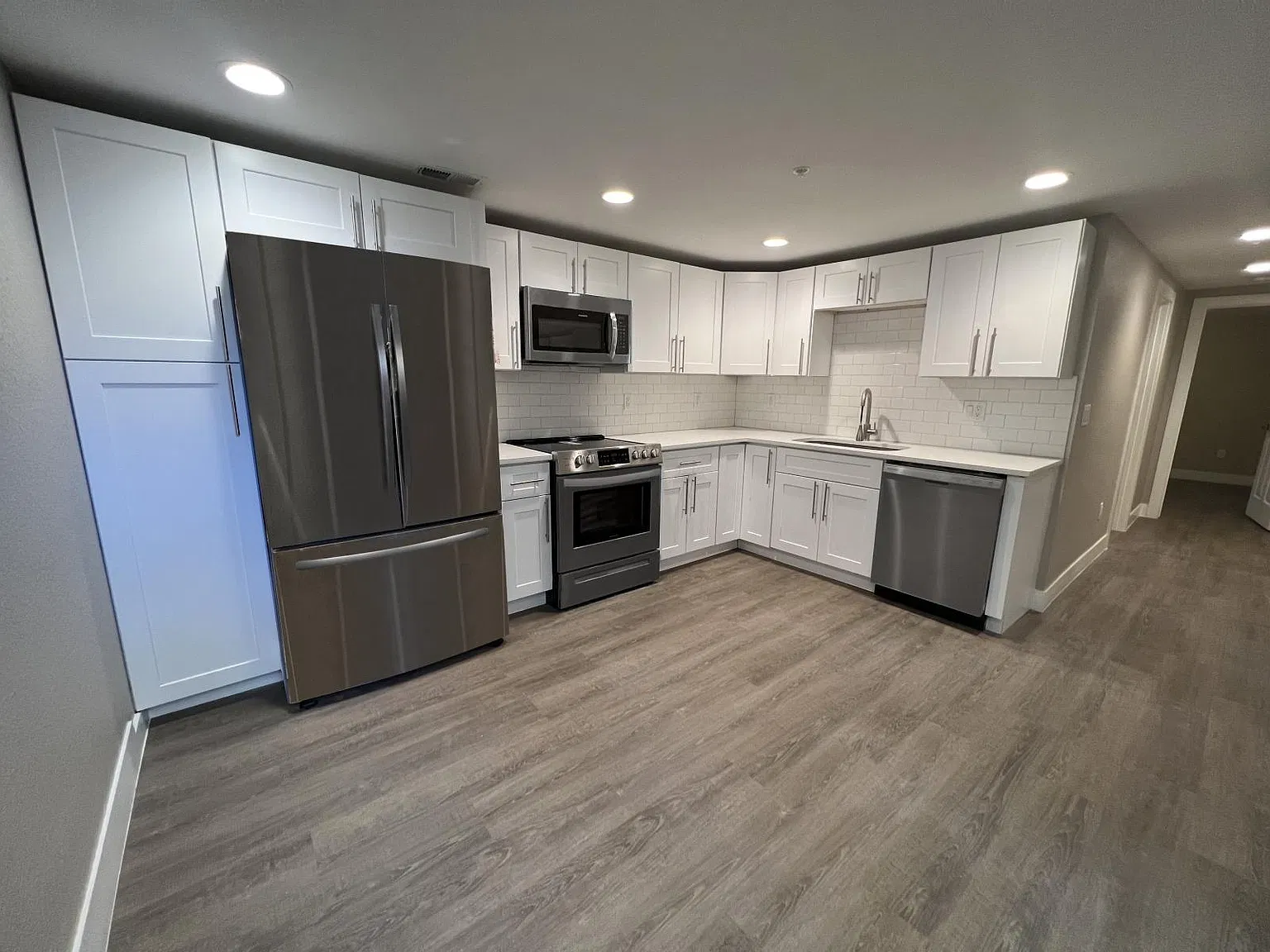 8941-8943 McCoy Pl. - 4 plex - 8941 B McCoy Pl. — Photo 2