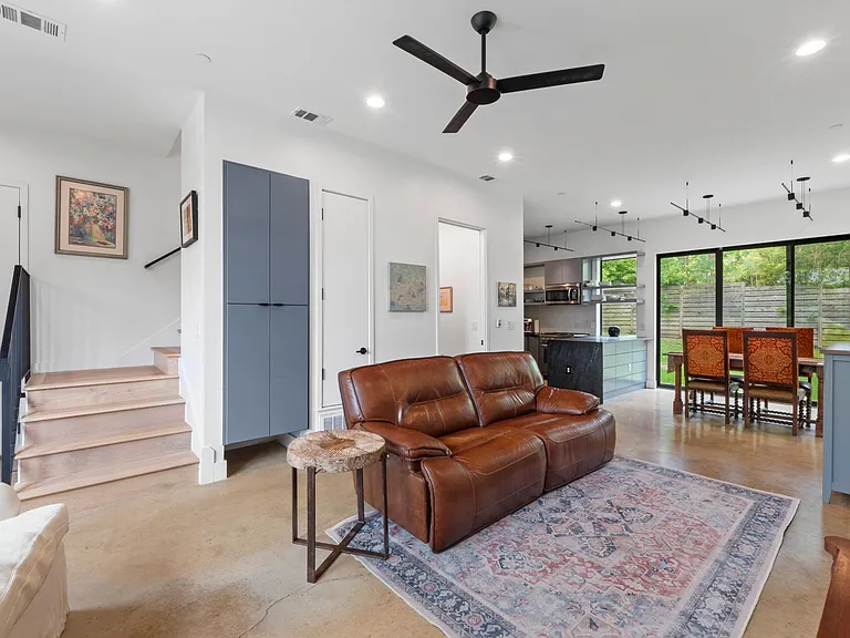 303 Woodward St #32 — Photo 7
