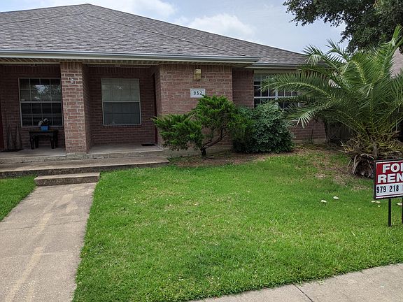 2nd image of 932 Crepe Myrtle St