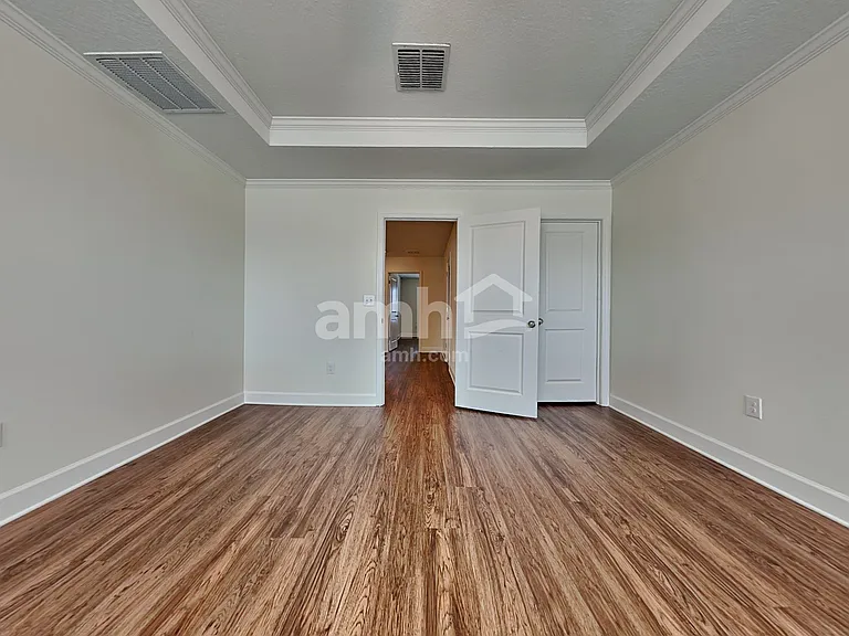 1005 Walden Pond Dr — Photo 10