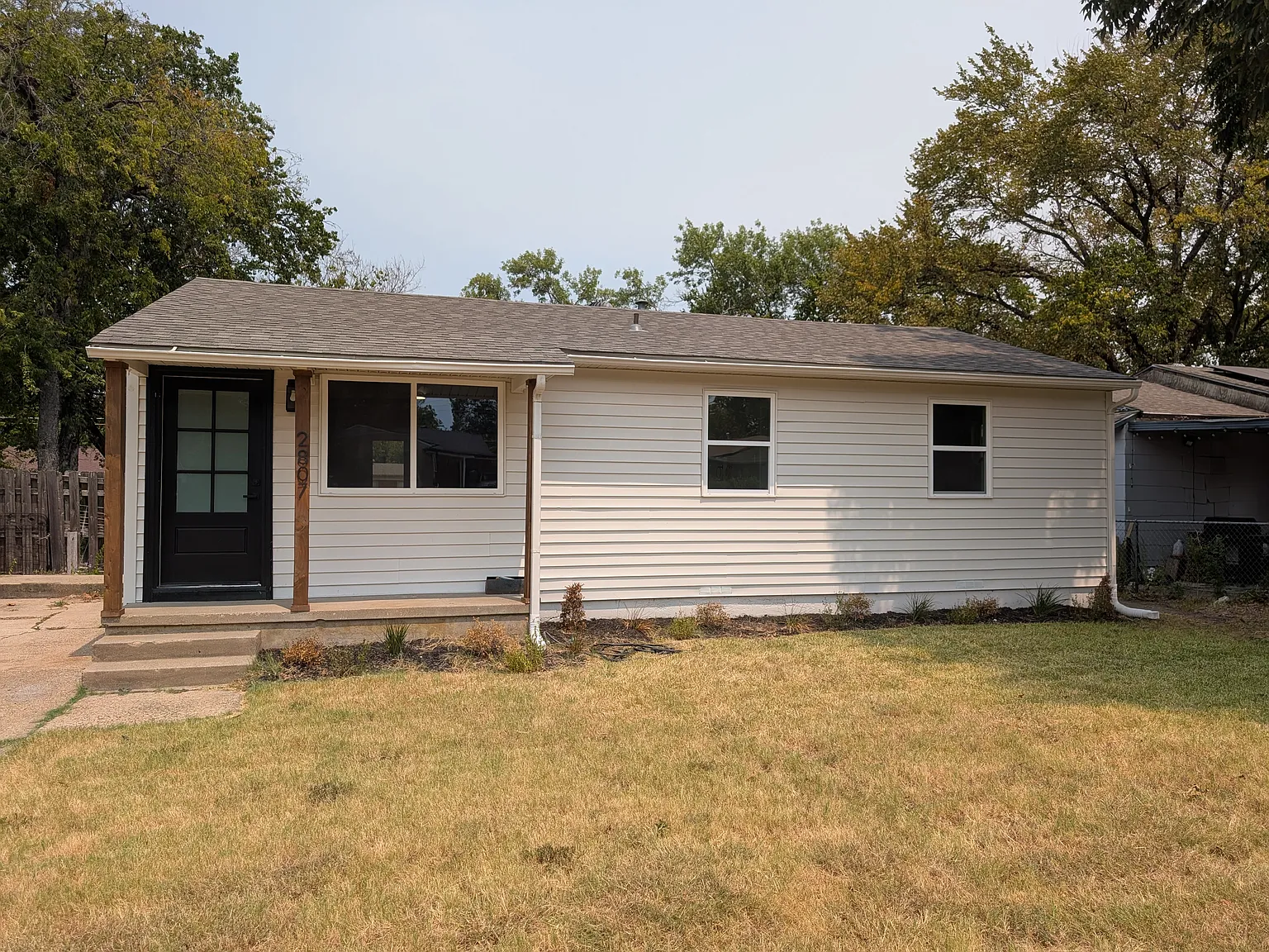 3 bed, 1091 sqft, $2,195 — Photo 1