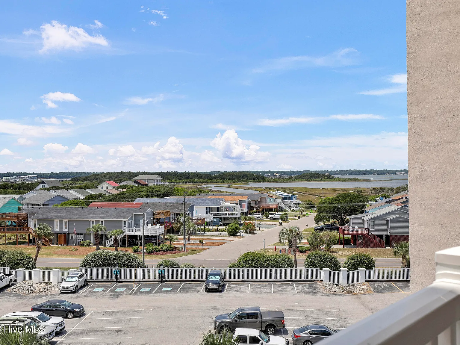 2 bed, 2.0 bath, 1010 sqft, $2,395 — Photo 3