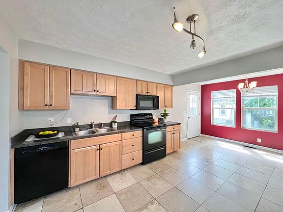 5th image of 4122 Ashgrove Dr