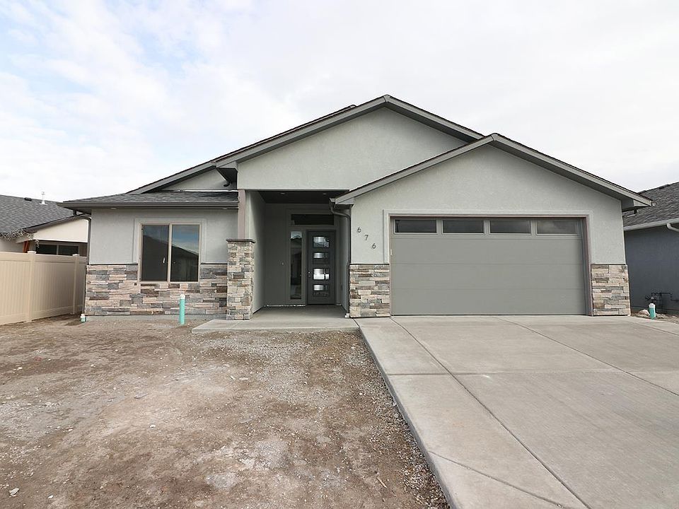 1st image of 676 Anela Ln