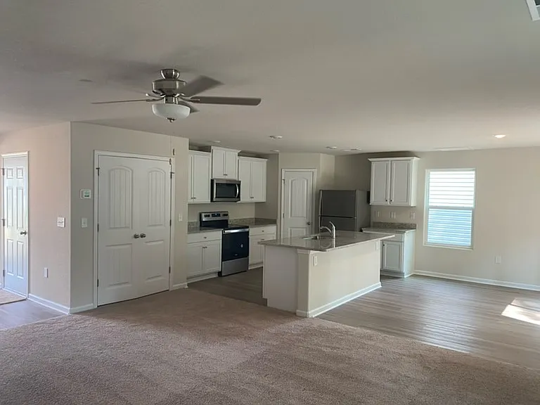 529 Hawley St — Photo 3