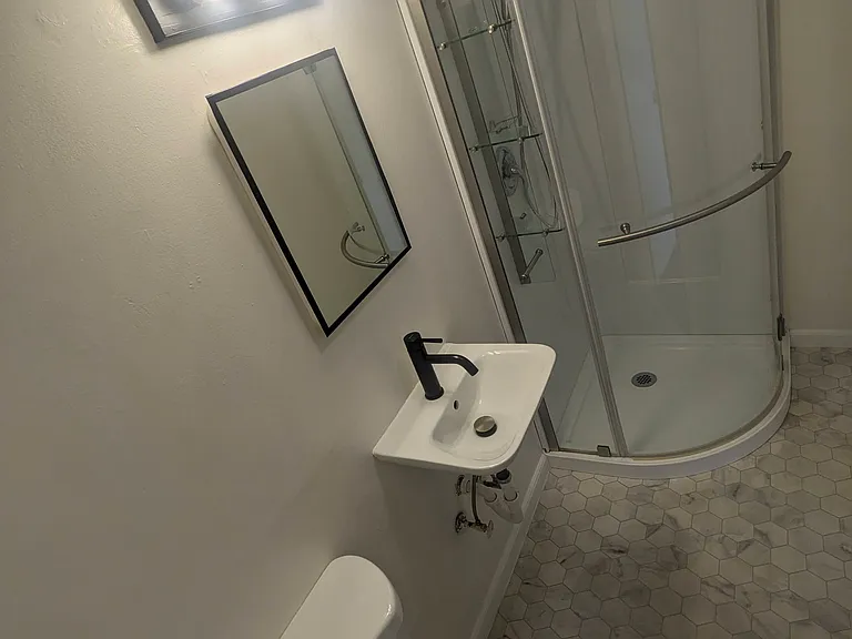 Bathroom (recently renovated)