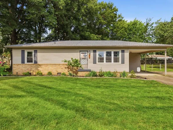 216 Ellis Dr, Paris, TN 38242