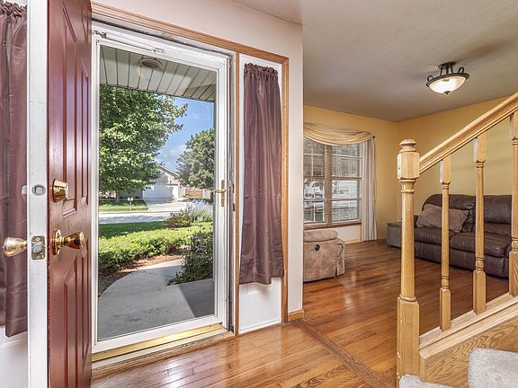 5th image of 709 Platt Way