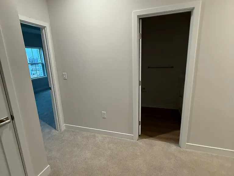 108 S Durham Dr — Photo 24
