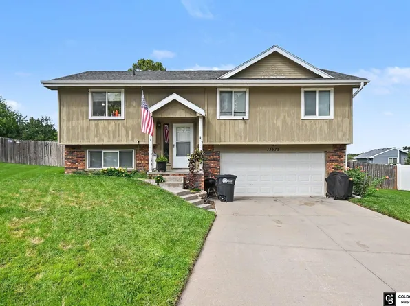 13572 Y St, Omaha, NE 68137