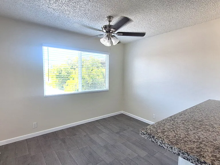 13322 Cordary Ave #B — Photo 8