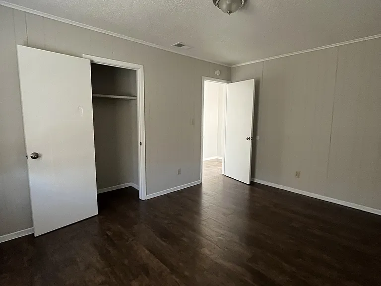 483 S Jefferson St #B — Photo 3