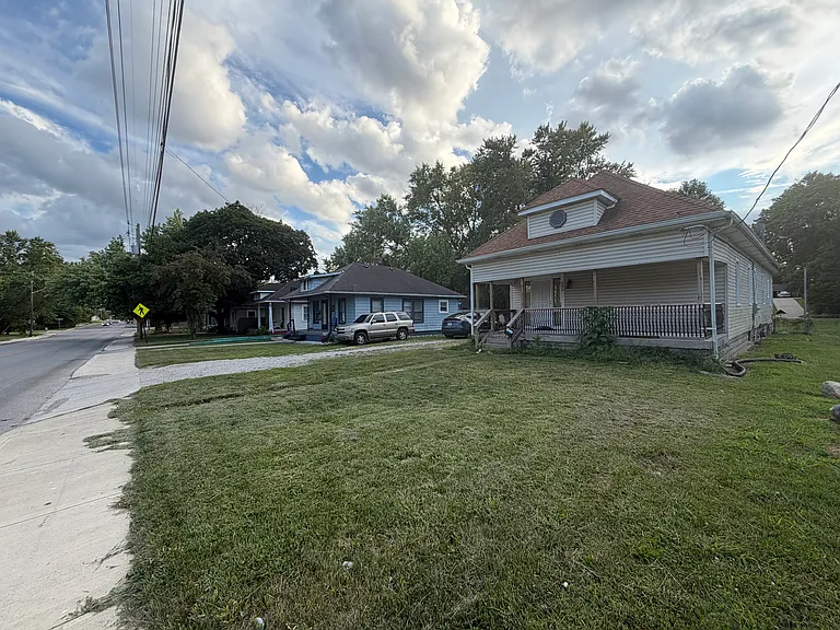 250 S Sherman Dr — Photo 25