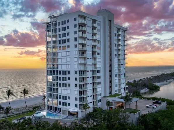 10 Seagate DR #10, NAPLES, FL 34103