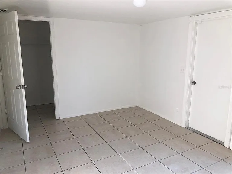 916 Alecon Dr — Photo 9