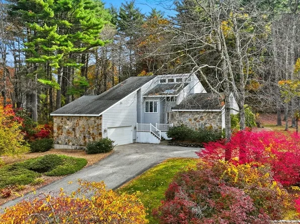 3022 Hillside Dr, Palmer, MA 01069