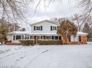 5540 Tadworth Pl, West Bloomfield, MI 48322