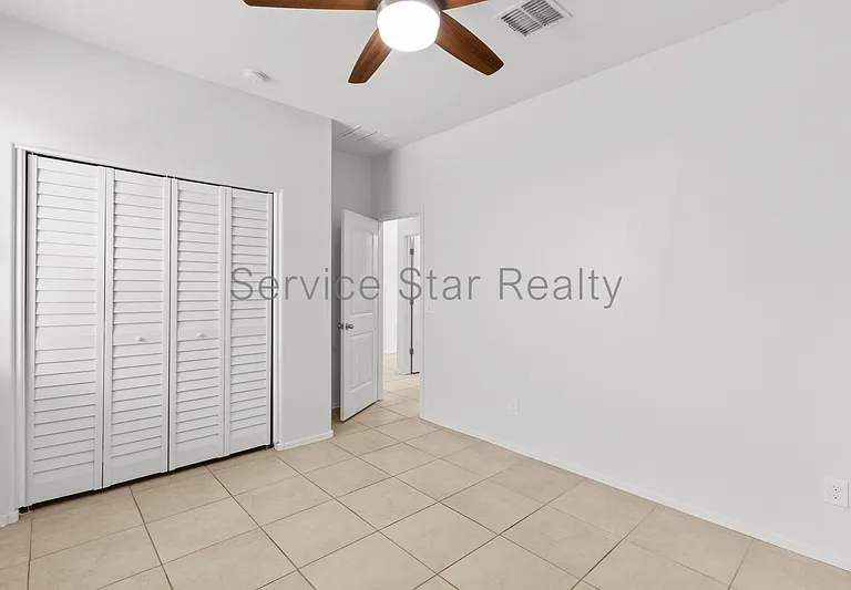 7309 S 12th Dr — Photo 16