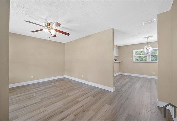 5th image of 5840 Langston Dr