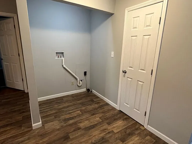 701 Elizabeth Ave — Photo 5