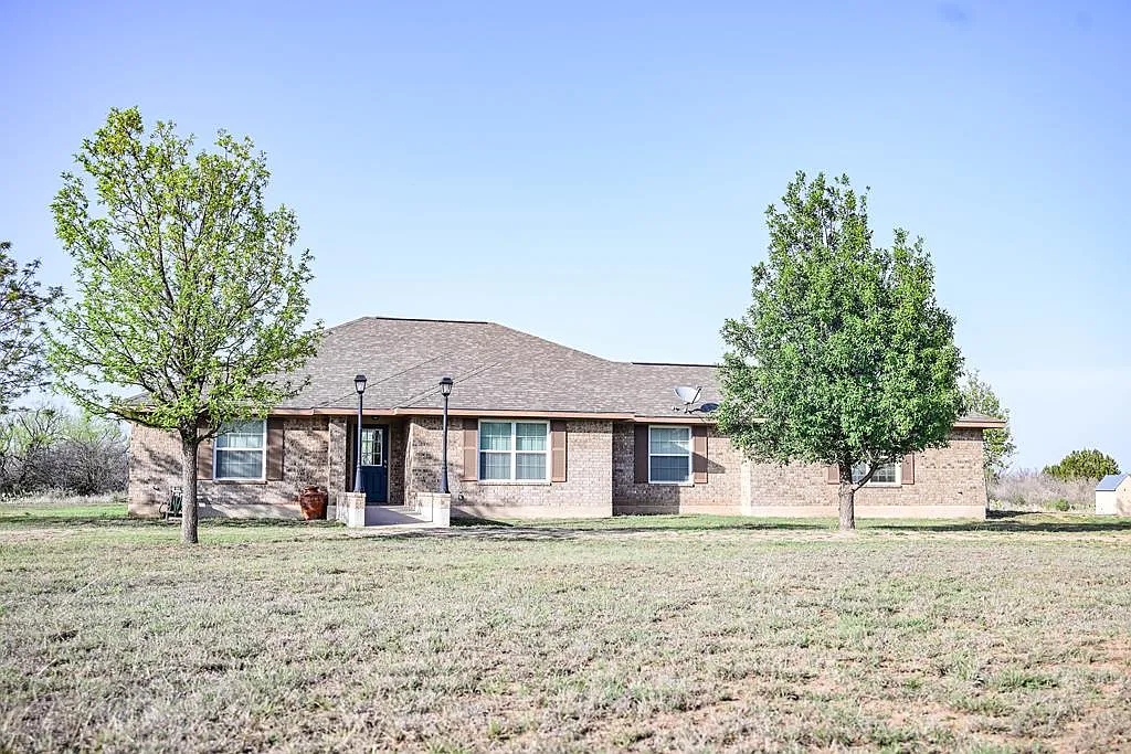 3 bed, 1776 sqft, $2,000 — Photo 1