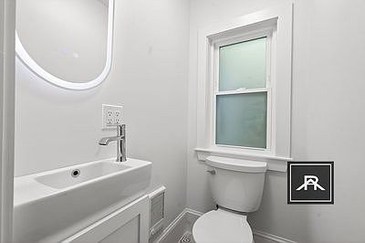 5th image of 116 Woodstock St #2
