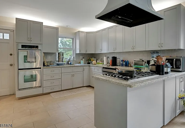 8 Franklin Pl — Photo 12