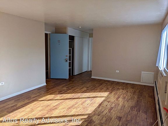 2nd image of 1355 N Ogden St #5