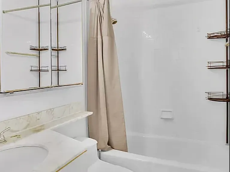 159 E 30th St #9D — Photo 10