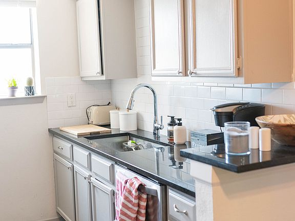 5th image of 1810 N Garrett Ave APT 203