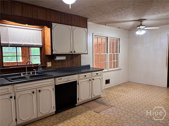 5th image of 180 Highland Drive