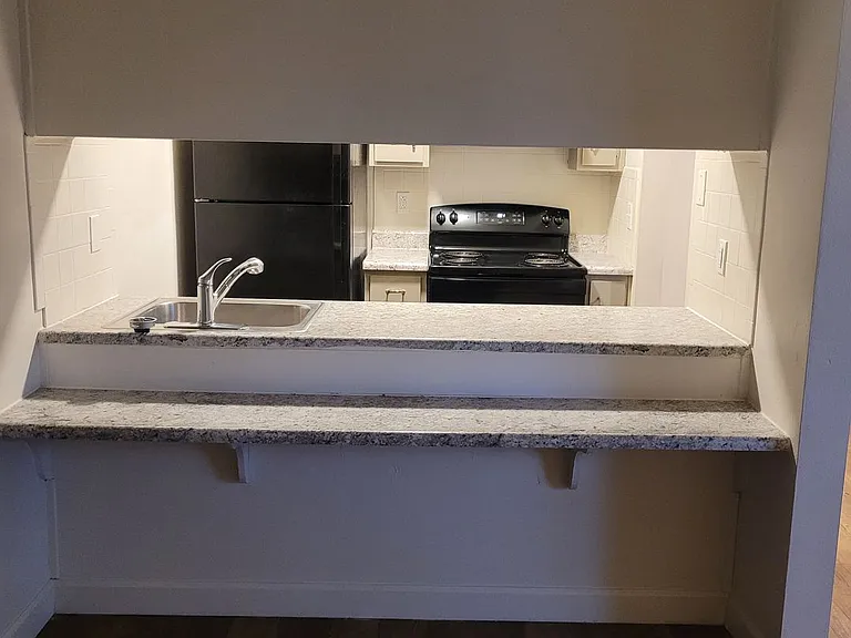 Green Door Apartments — Photo 26