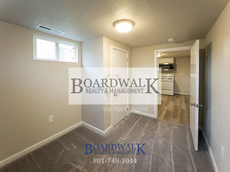 34 Glenwood Ave #BASEMENT — Photo 13