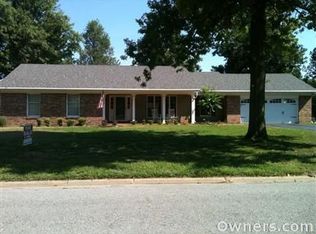 118 Thomas Dr, Sikeston, MO 63801