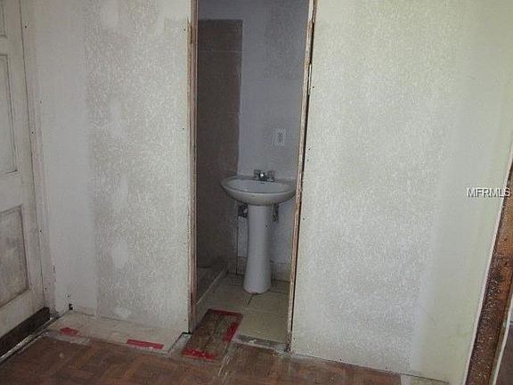 5th image of 740 Coke Ave