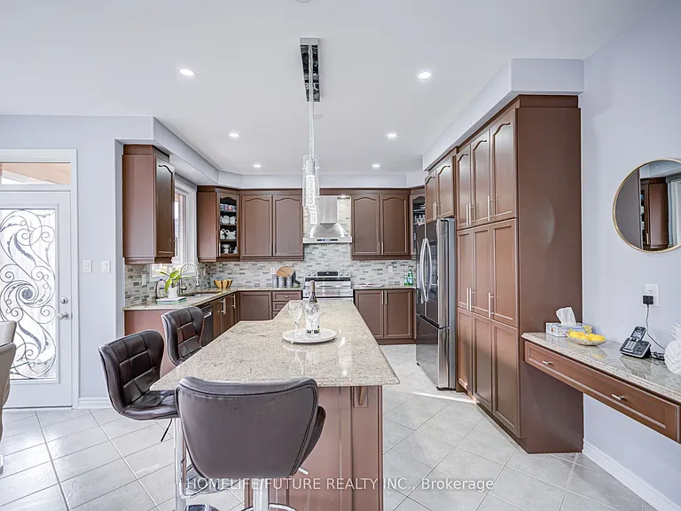 342 Laundon Ter — Photo 16