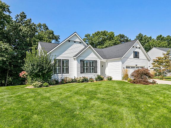 3rd image of 3482 Jules Lillian Dr NE