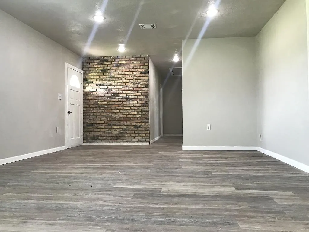 3403 Battlebell Rd — Photo 3