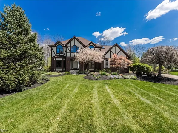 6933 Silkwood Ln, Solon, OH 44139