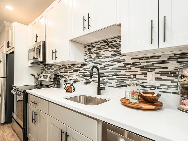 Taylor Flats — Photo 14