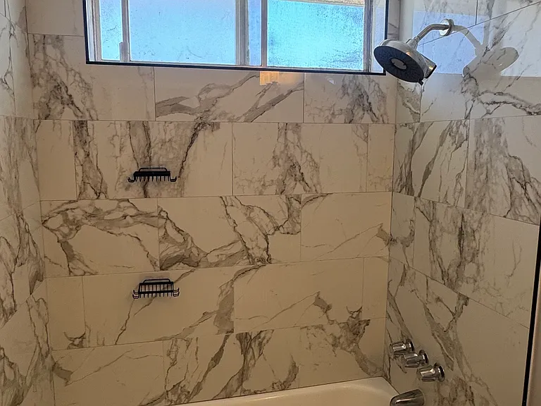 740 W 21st St #3 — Photo 8